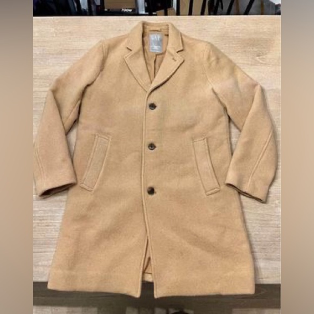 Men’s Gap peacoat